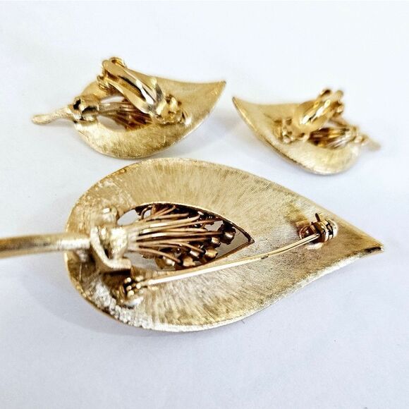Vintage Demi Parure Brushed Gold Tone Clear Rhinestone Brooch Pin & Earring Set - Picture 8 of 11